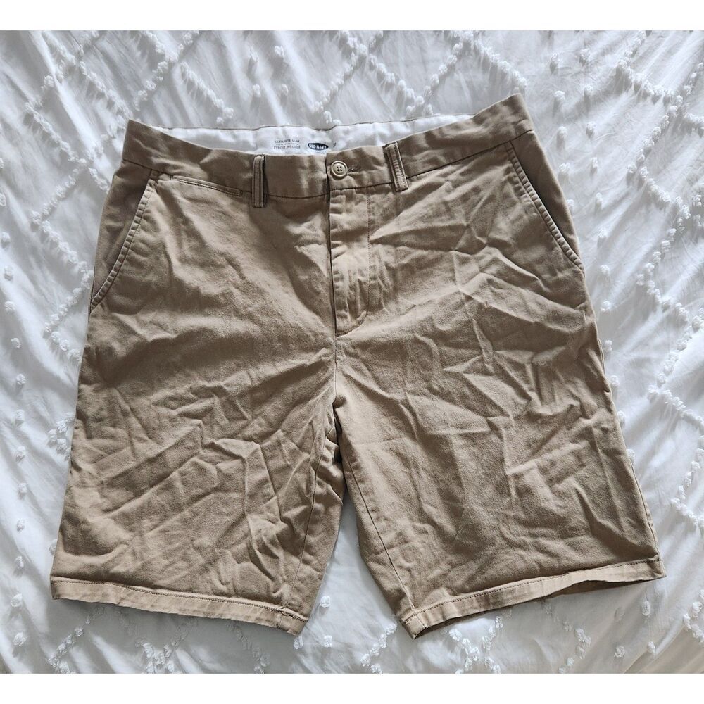 Old Navy Men’s Slim Fit Chino Shorts – Size 36 (Pre-owned, Excellent Condition)